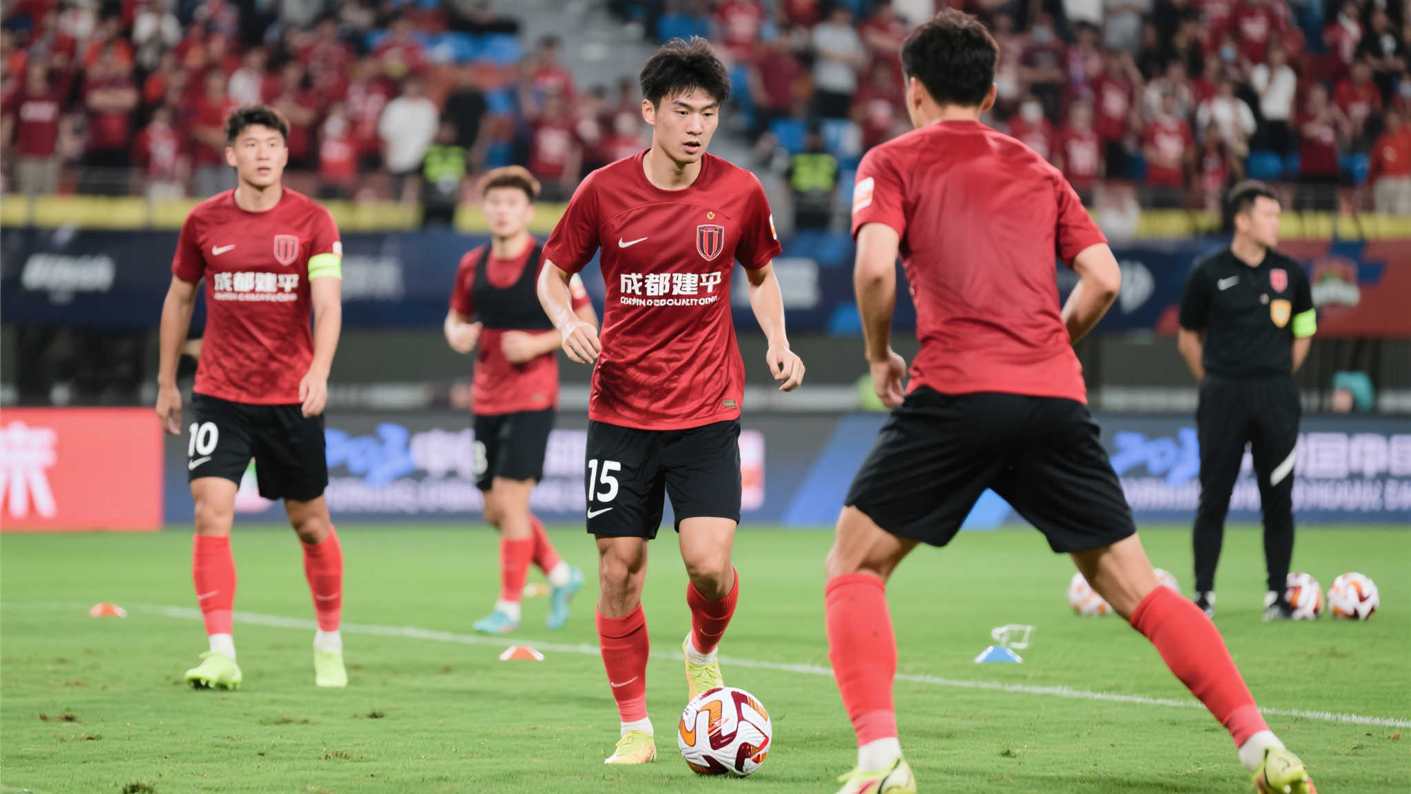 足球报:蓉城夏窗引援迫在眉睫,胡荷韬预计伤停至少两月 足球报:蓉城夏窗引援迫在眉睫,胡荷韬预计伤停至少两月